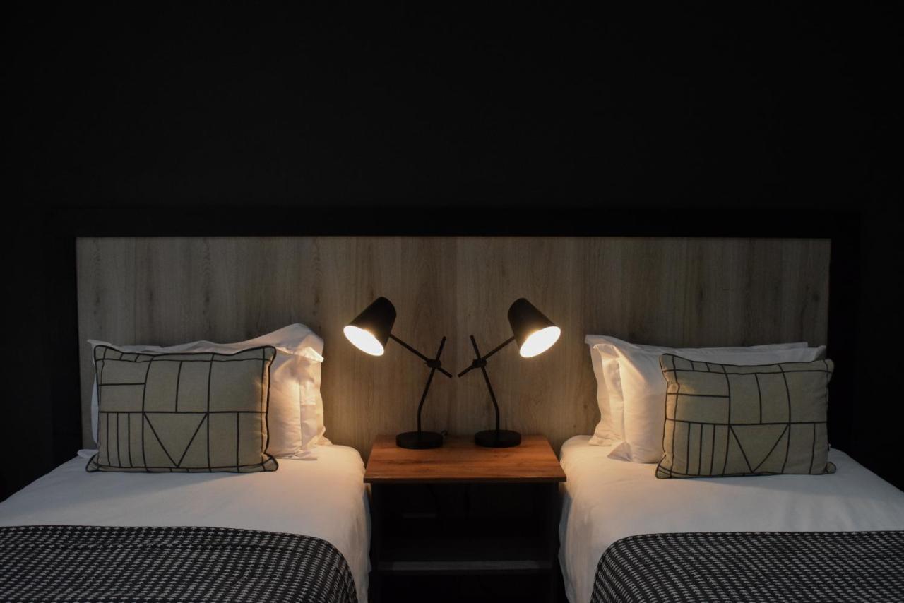 Azaria Guesthouse 수웰런댐 외부 사진