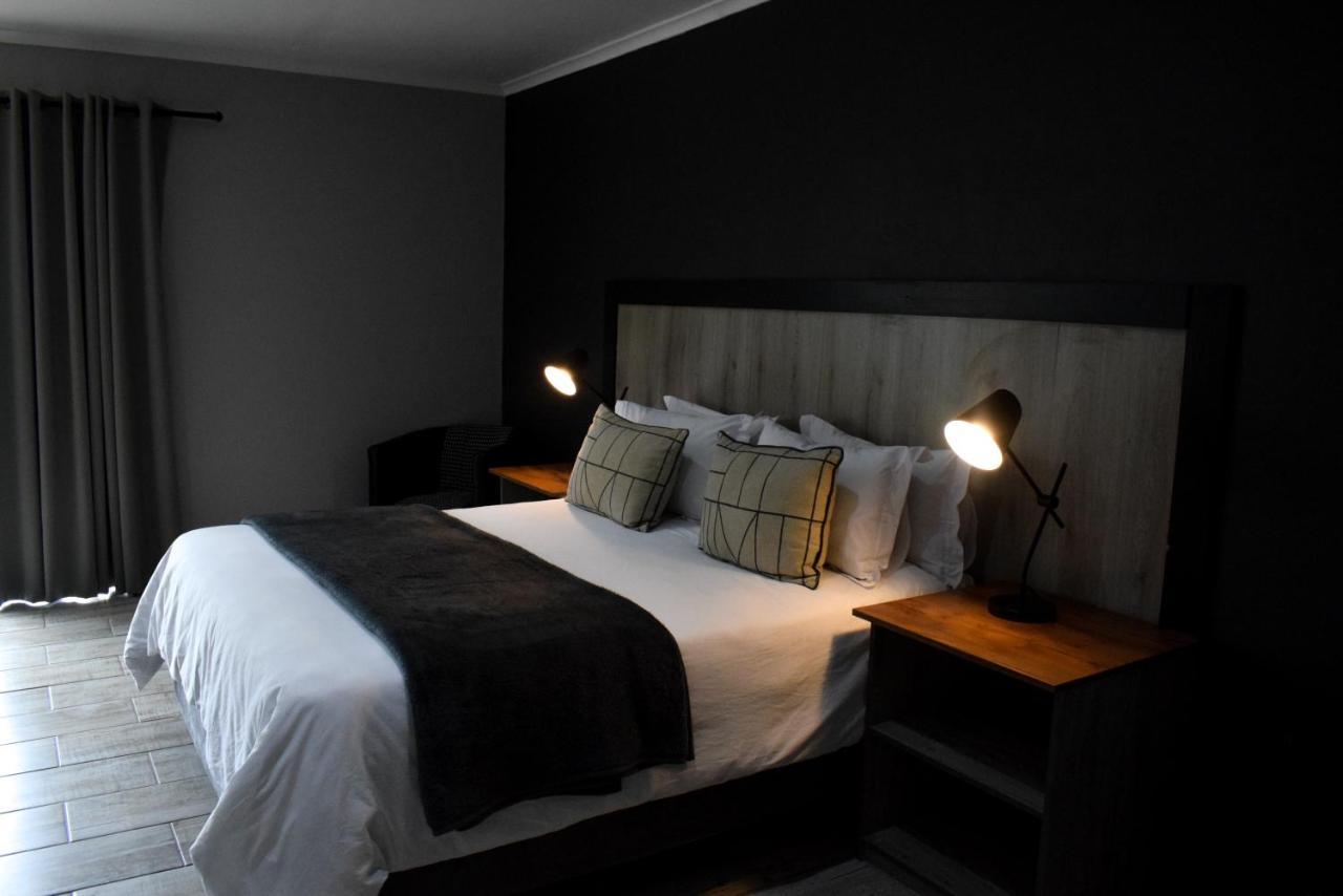 Azaria Guesthouse 수웰런댐 외부 사진
