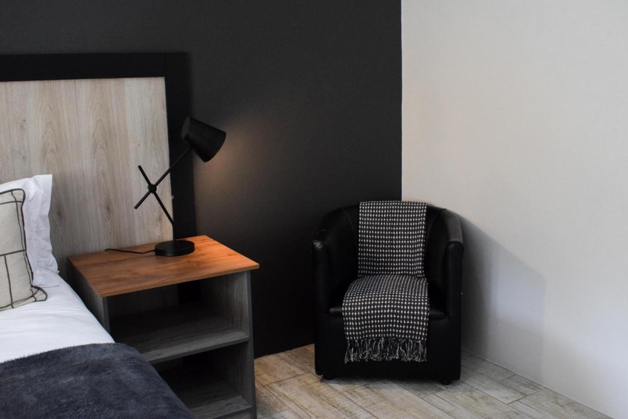 Azaria Guesthouse 수웰런댐 외부 사진