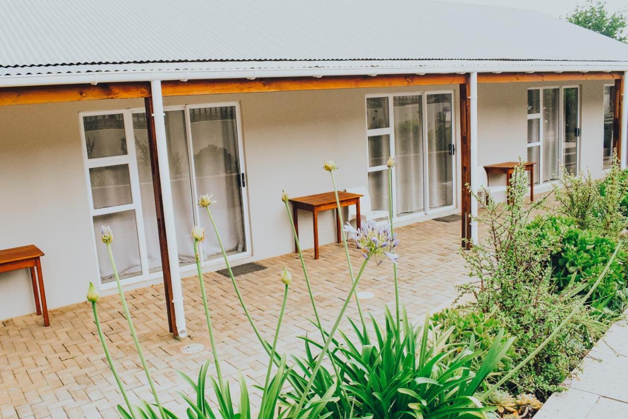 Azaria Guesthouse 수웰런댐 외부 사진