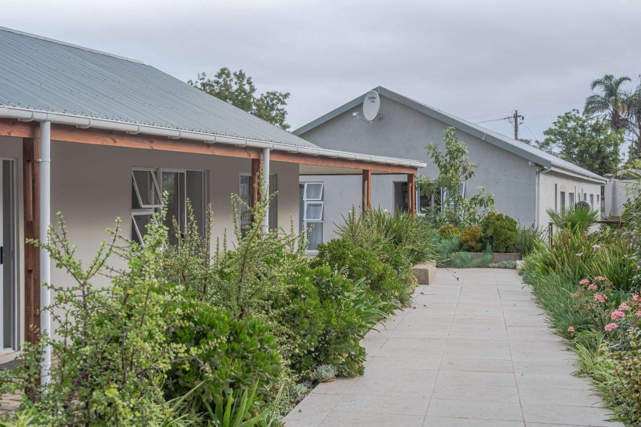 Azaria Guesthouse 수웰런댐 외부 사진