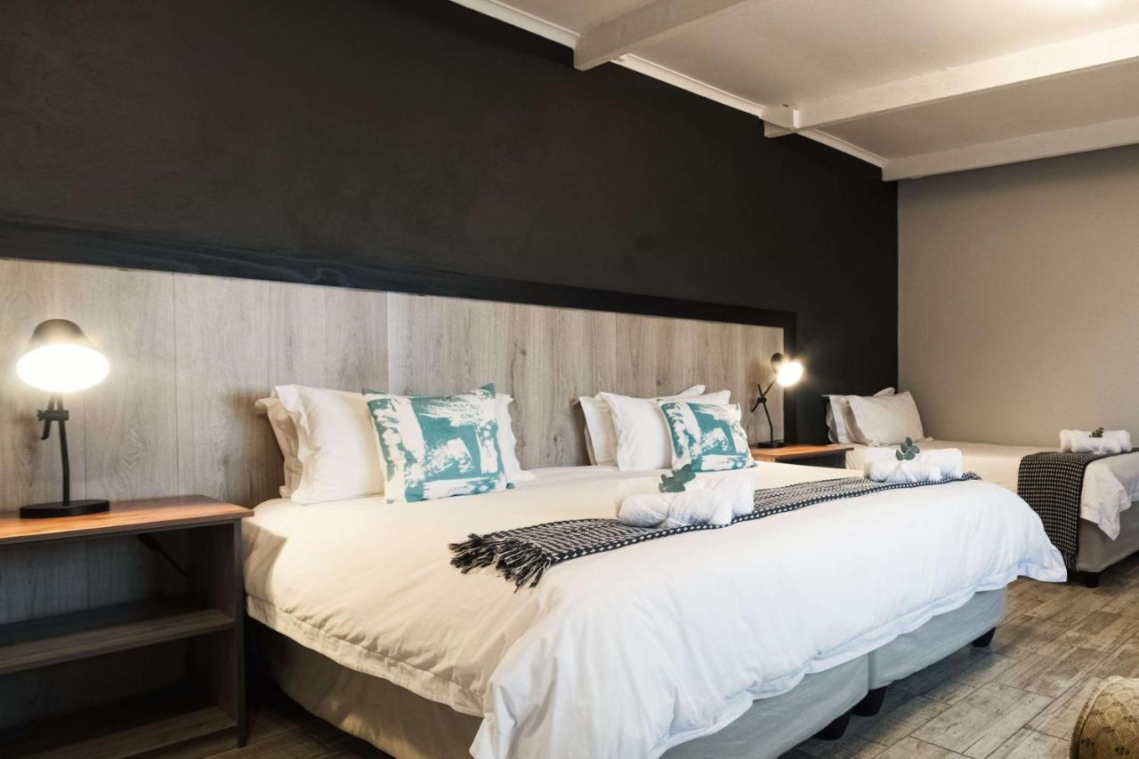 Azaria Guesthouse 수웰런댐 외부 사진