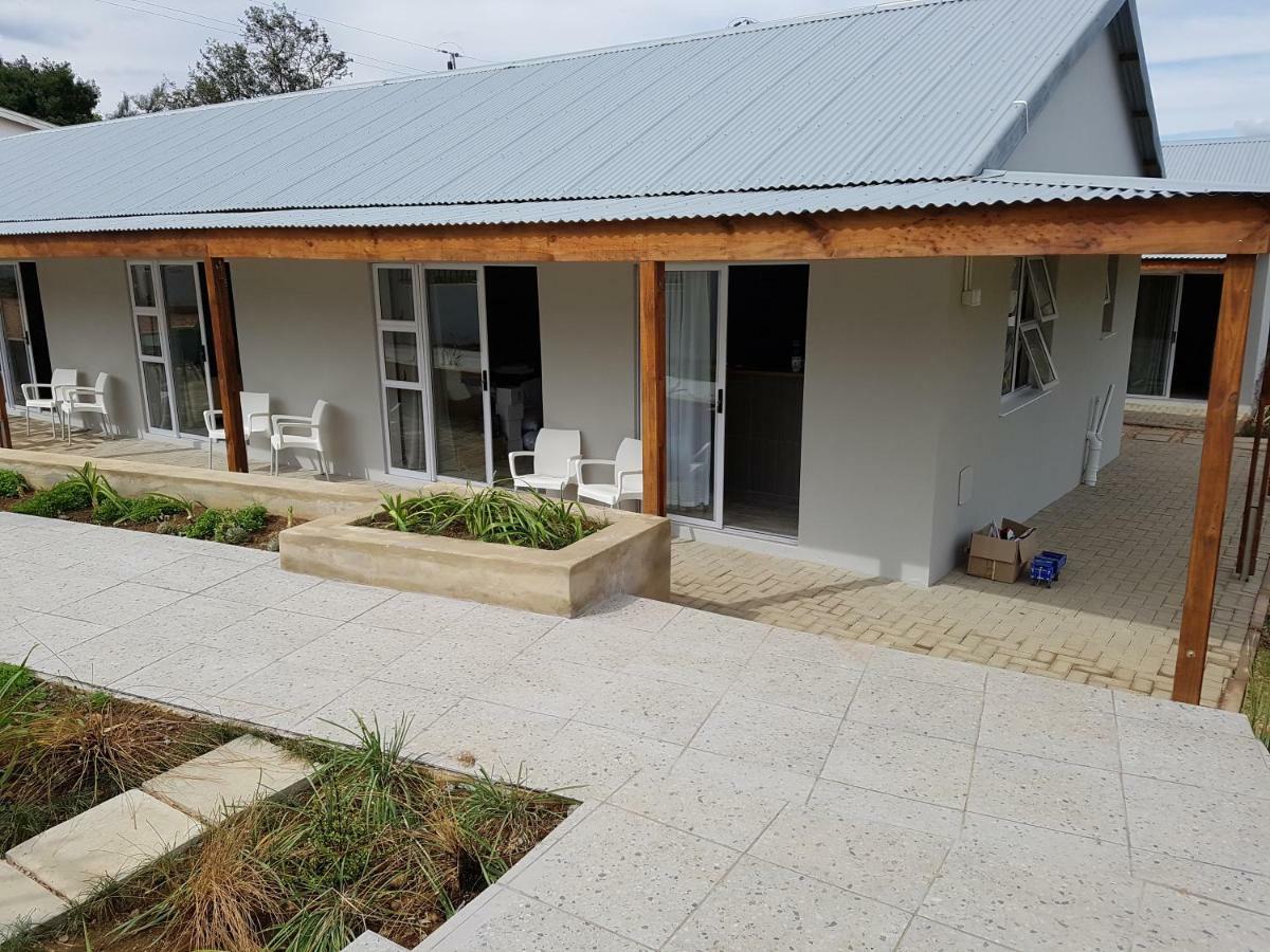 Azaria Guesthouse 수웰런댐 외부 사진