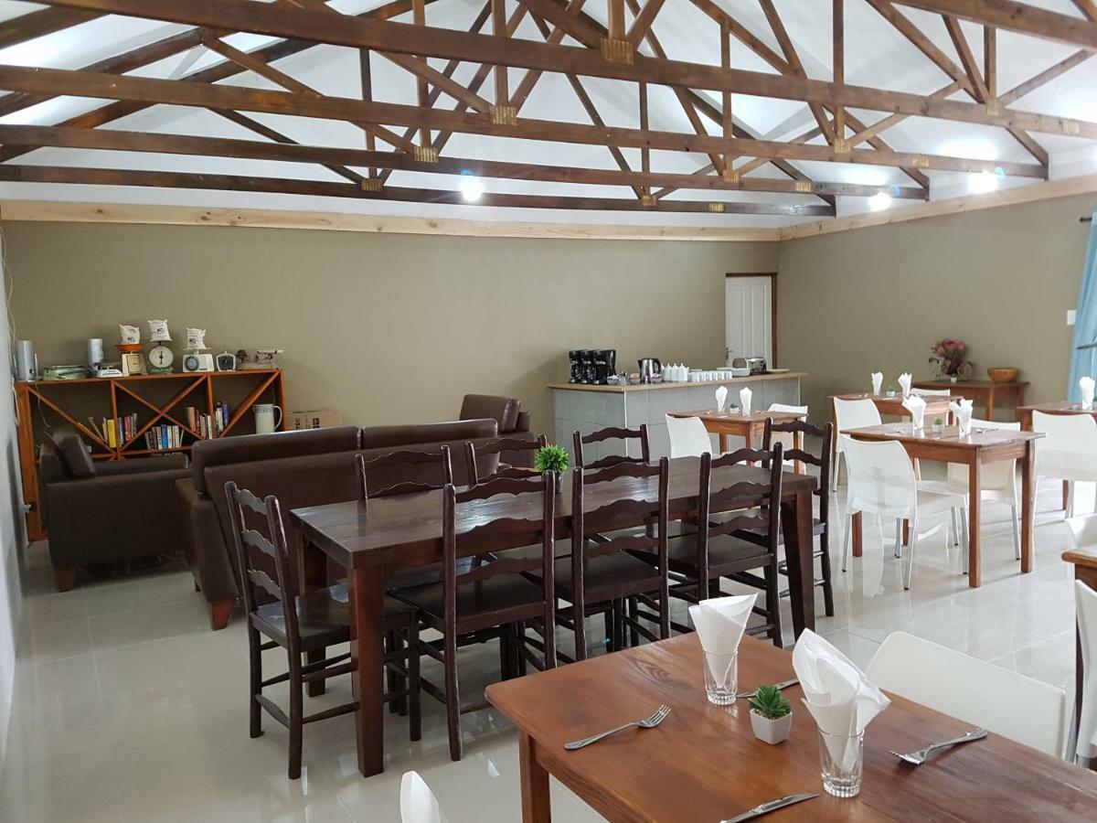 Azaria Guesthouse 수웰런댐 외부 사진